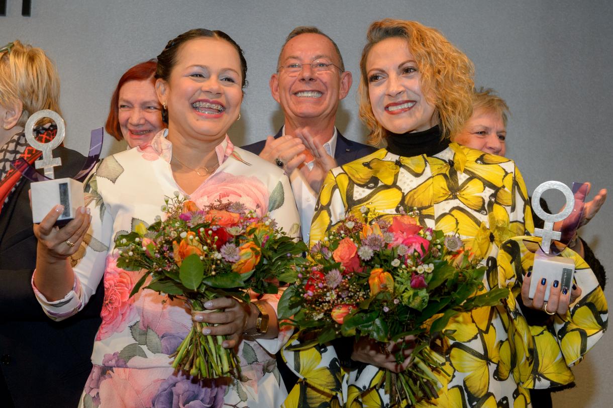 Premio de Mujeres Anne Klein Convocatoria para el Premio de Mujeres Anne Klein 2022
