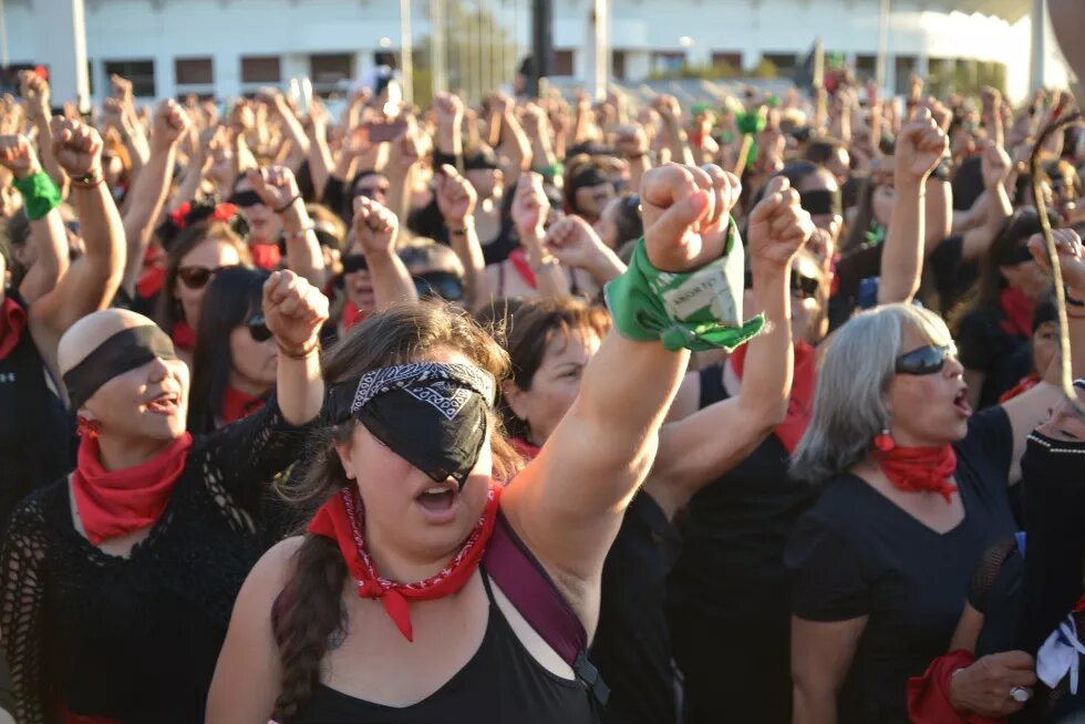 https://pixabay.com/es/photos/feministas-marcha-protesta-mujer-4700823/