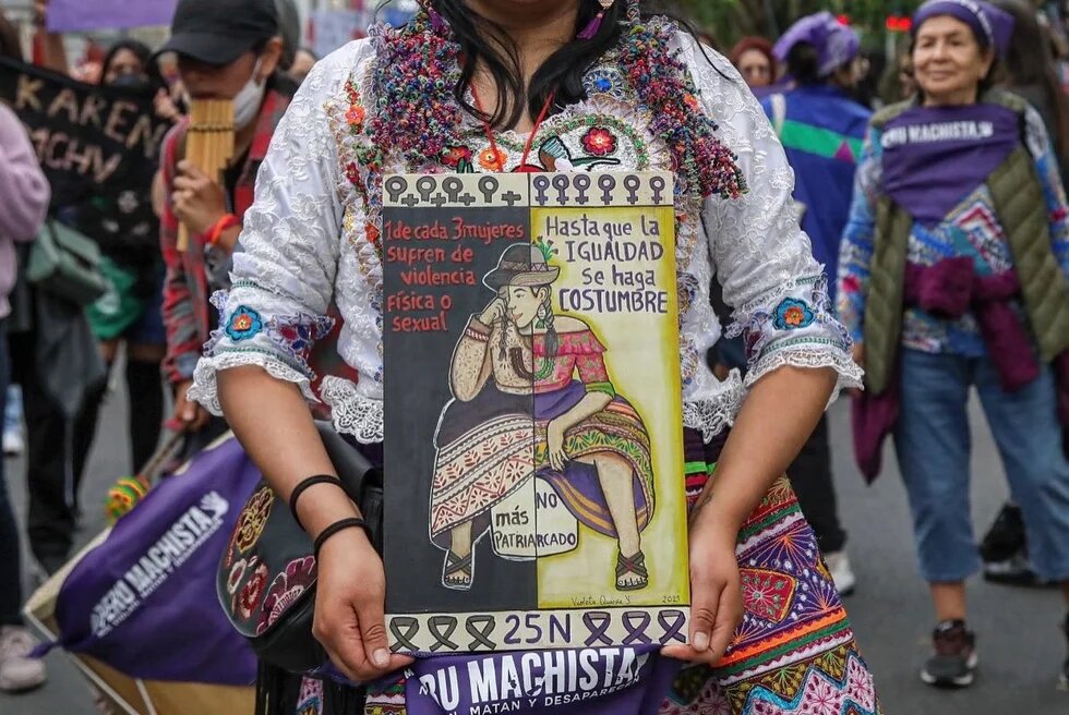 mujer_durante_marcha_peru_machista_2022.jpg