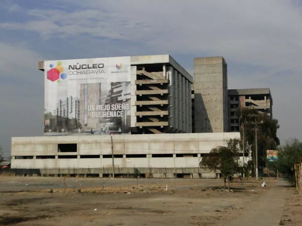 Obras inconclusas del hospital público de Ochagavía, comuna de Pedro Aguirre Cerda, Santiago de Chile