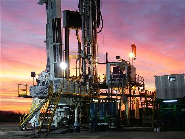 Taladro de petroleo en Rio Negro, Argentina Taladro de petroleo en Rio Negro, Argentina