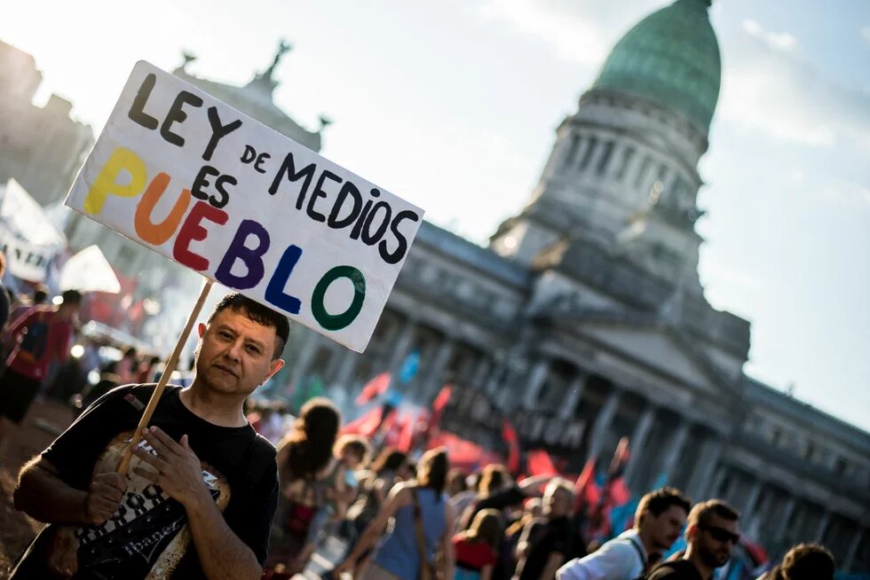Marcha en defensa de La Ley de Medios - Argentina Argentina, Congreso de La Nación, 16/12/2015